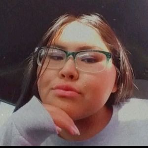 Meet your Posher, Vee